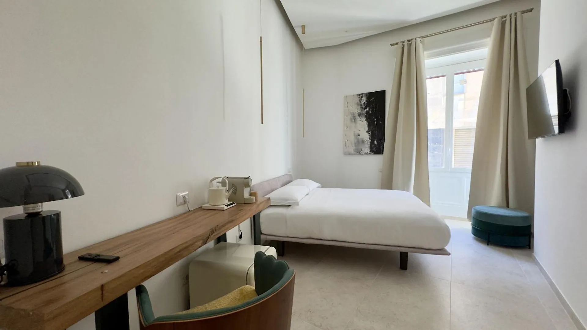Anno13Suites Naples Guest house
